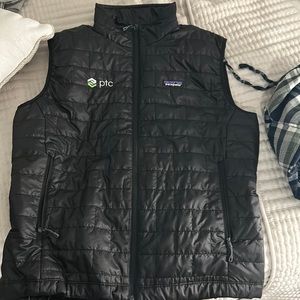 Logo branded like new men’s large Patagonia vest
